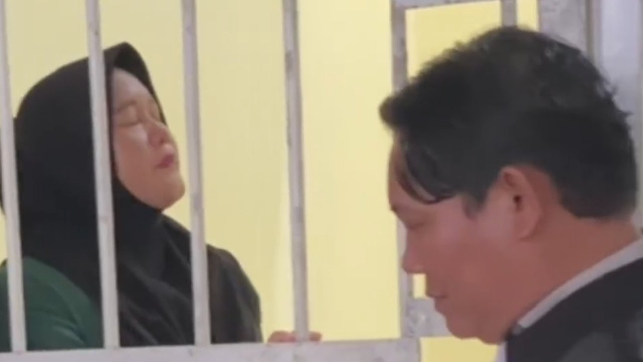 Ibu dua anak dipenjara usai siram air keras orang yang suka mengintip