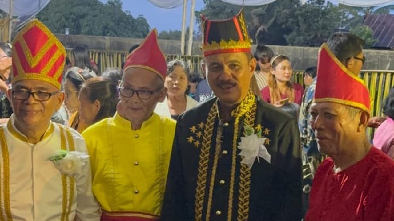 Alfred Denny Tuejeh (ADT) menghadiri perayaan Hari Ulang Tahun Desa Tanggari yang ke-681
