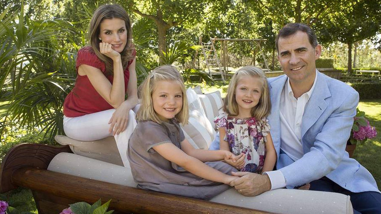 Ratu Letizia & Keluarga Kecilnya, Penuh Romantisme Manis