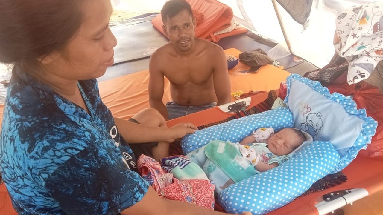 Bayi Laki-Laki Diberi Nama 'Gibran' Lahir usai Erupsi Lewotobi
