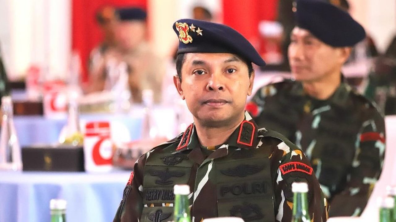 Gagahnya Jenderal Polisi Lulusan Terbaik Berseragam Brimob
