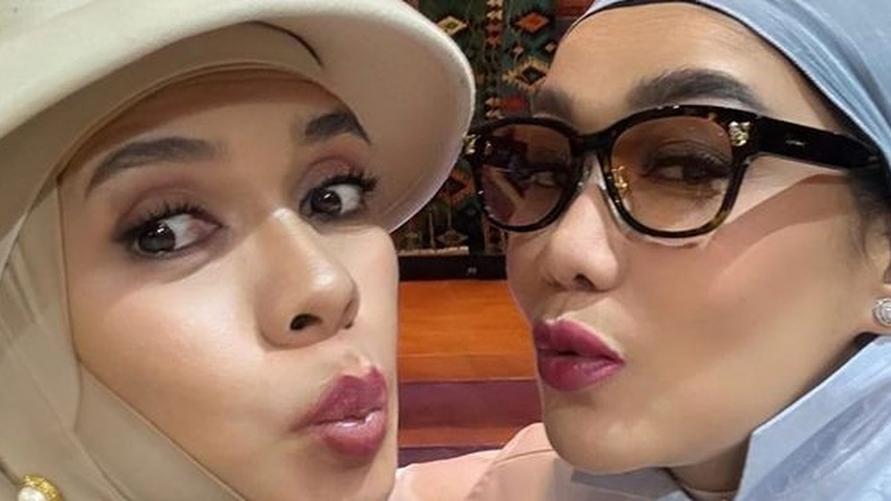 Besanan, 7 Pottet Kedekatan Reza Artamevia dan Lenggogeni Faruk Ibunda Halilintar - Kompak