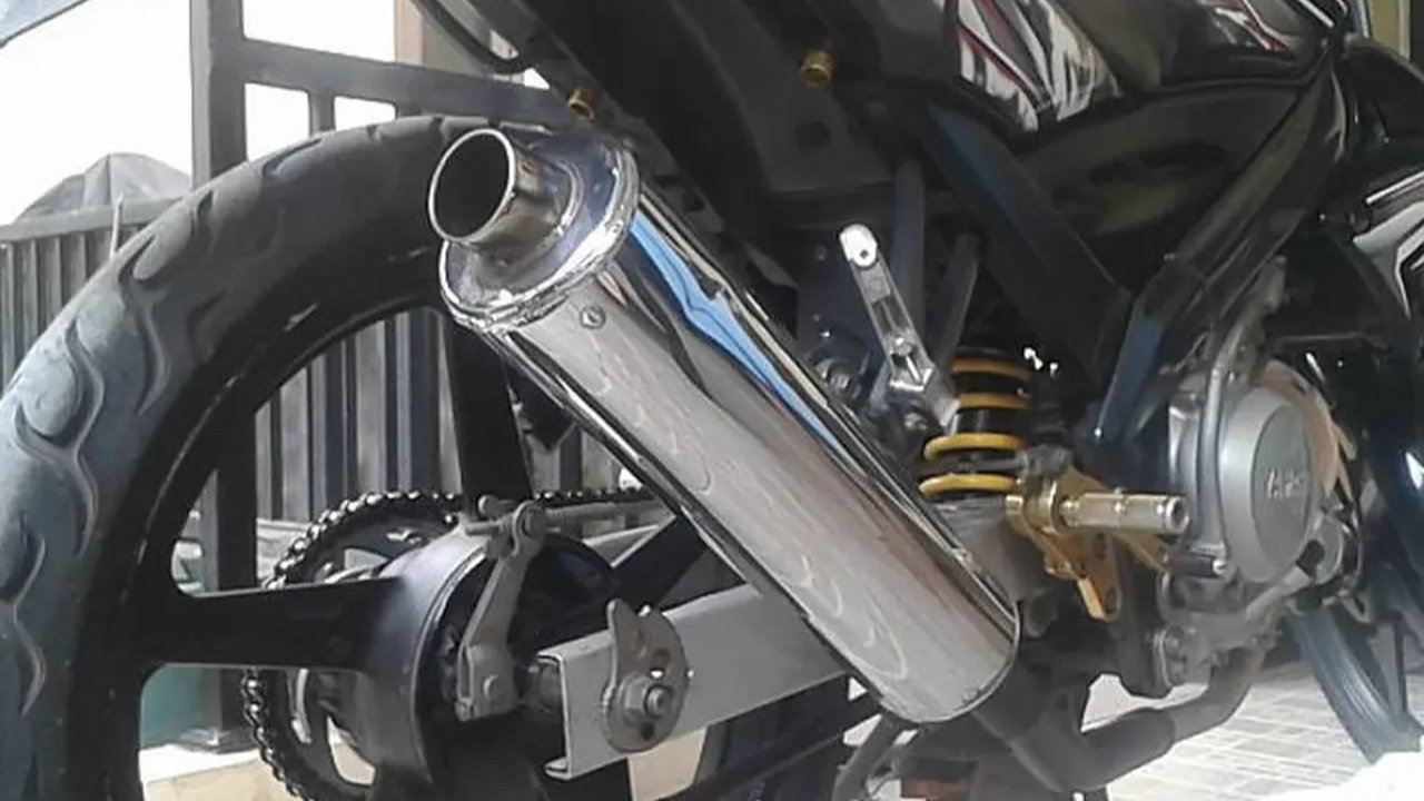 Cara Aman untuk Mengeluarkan Baut Knalpot yang Patah pada Sepeda Motor