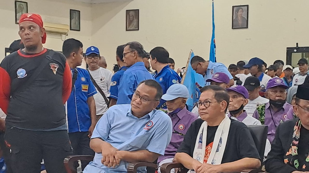 Pramono didukung relawan buruh