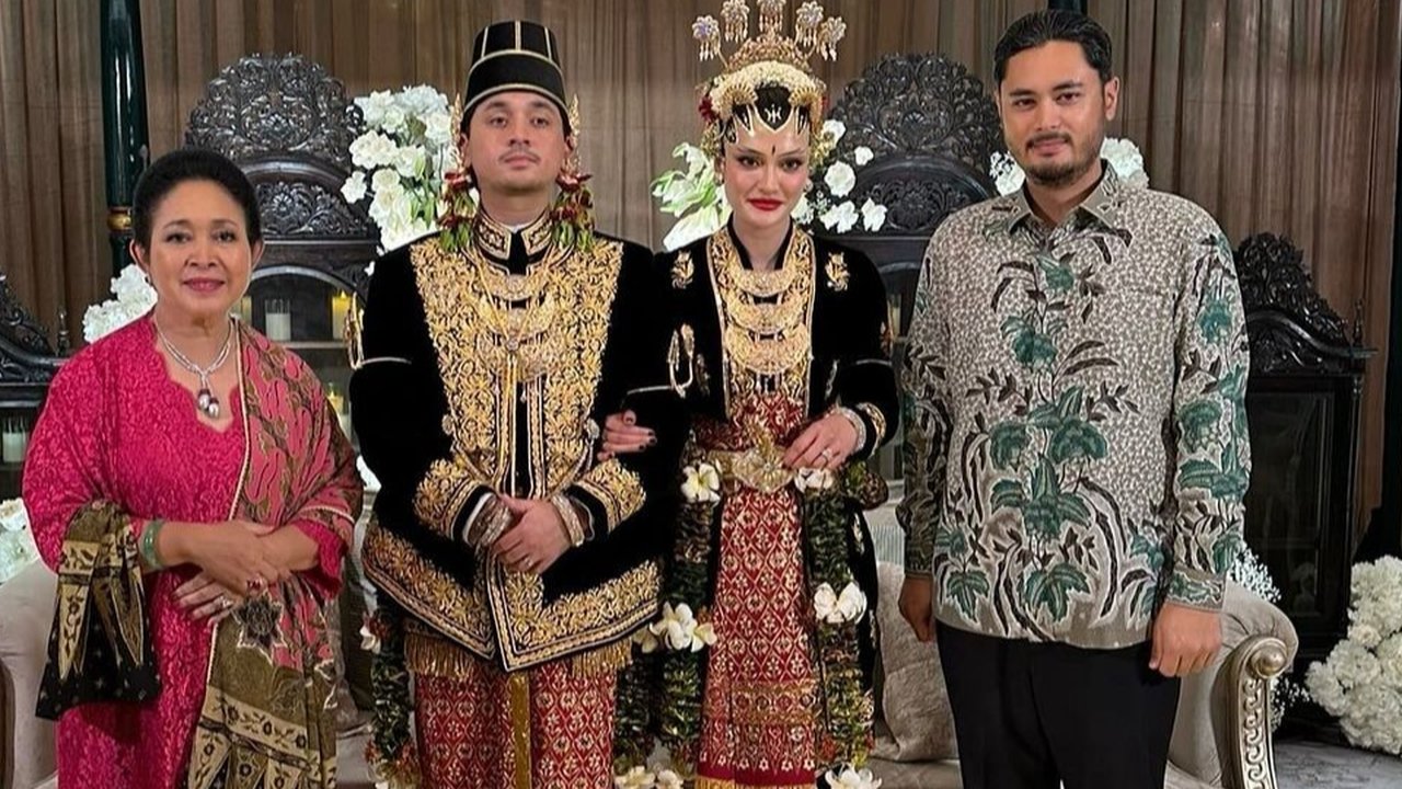 Anggun dan Elegan, Potret Titiek Soeharto Hadiri Pernikahan Anak Sultan Pahang Ditemani Keponakan Tampan