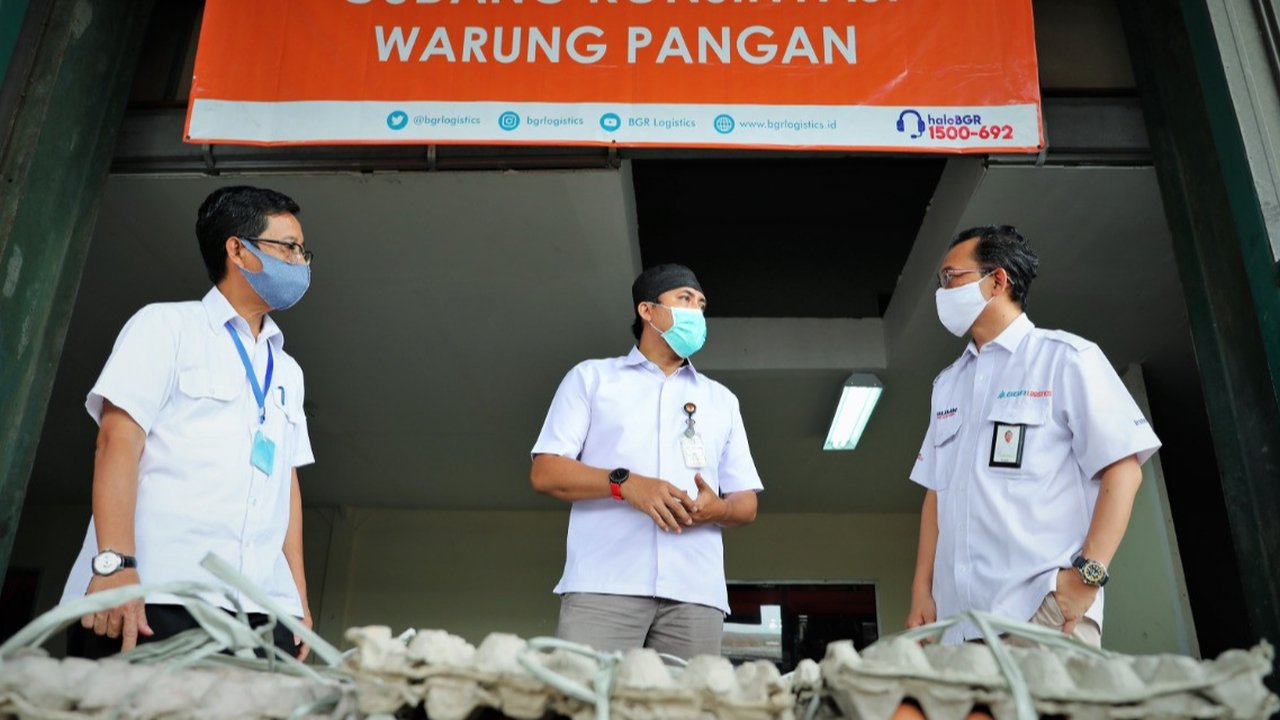 PT Berdikari (Persero) bekerjasama dengan PT Bhanda Ghara Reksa (Persero) atau BGR Logistics, melakukan proses distribusi penjualan telur (dok: BGR)