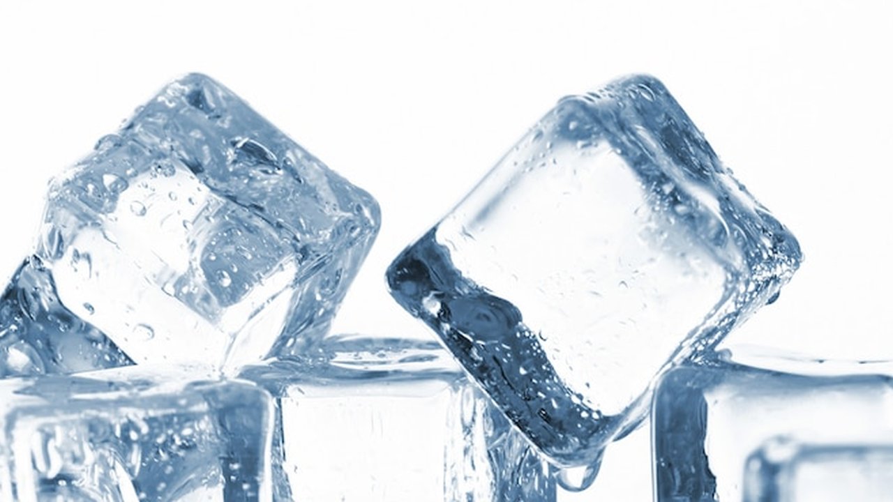 Ilustrasi Air Es