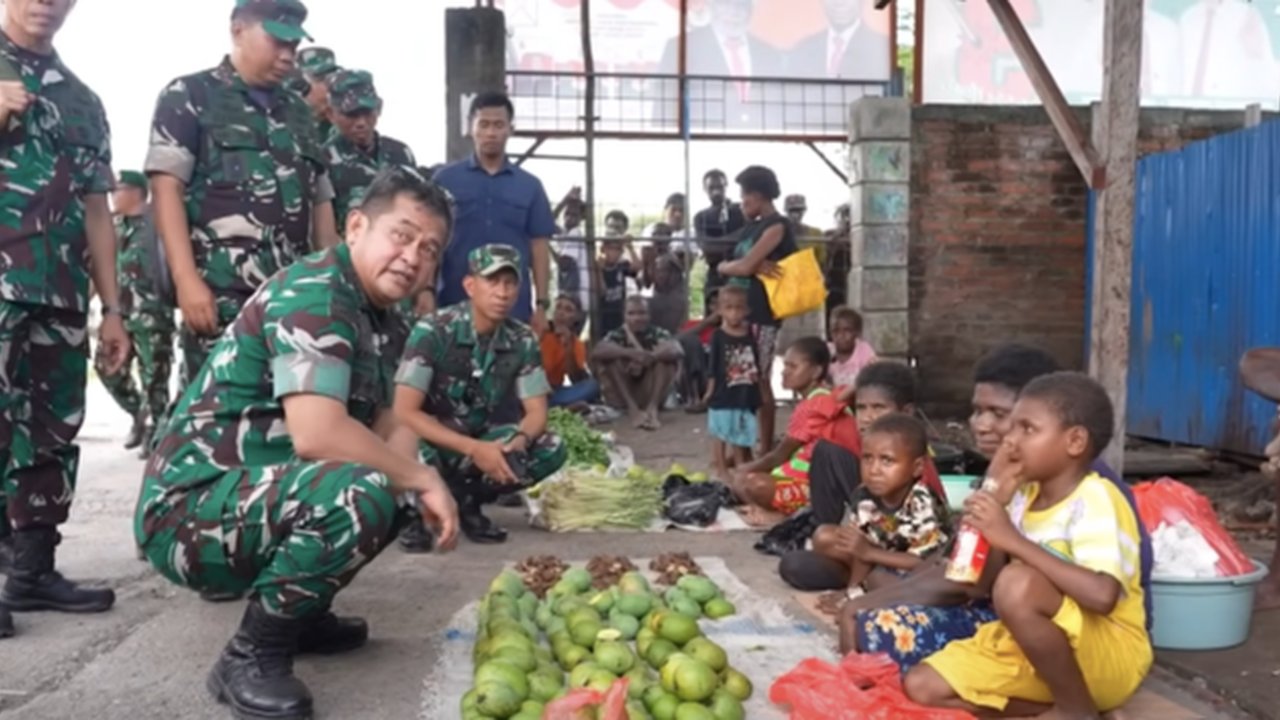maruli borong dagangan mama papua