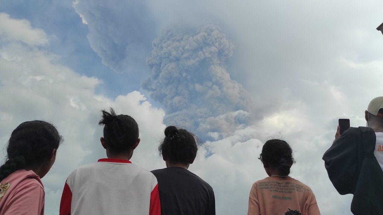 Letusan Gunung Lewotobi Laki-Laki