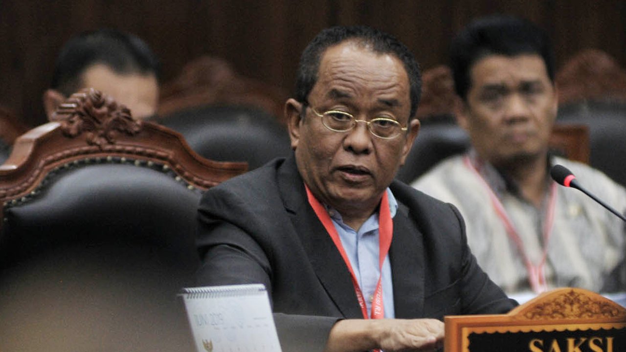 Mantan Sekretaris Kementerian BUMN Said Didu memberikan kesaksian dalam sidang lanjutan sengketa Pilpres 2019 di Mahkamah Konstitusi, Jakarta, Rabu (19/6/2019). Sadi Didu dihadirkan sebagai saksi tim hukum Prabowo-Sandiaga. (merdeka.com/Iqbal Nugroho)