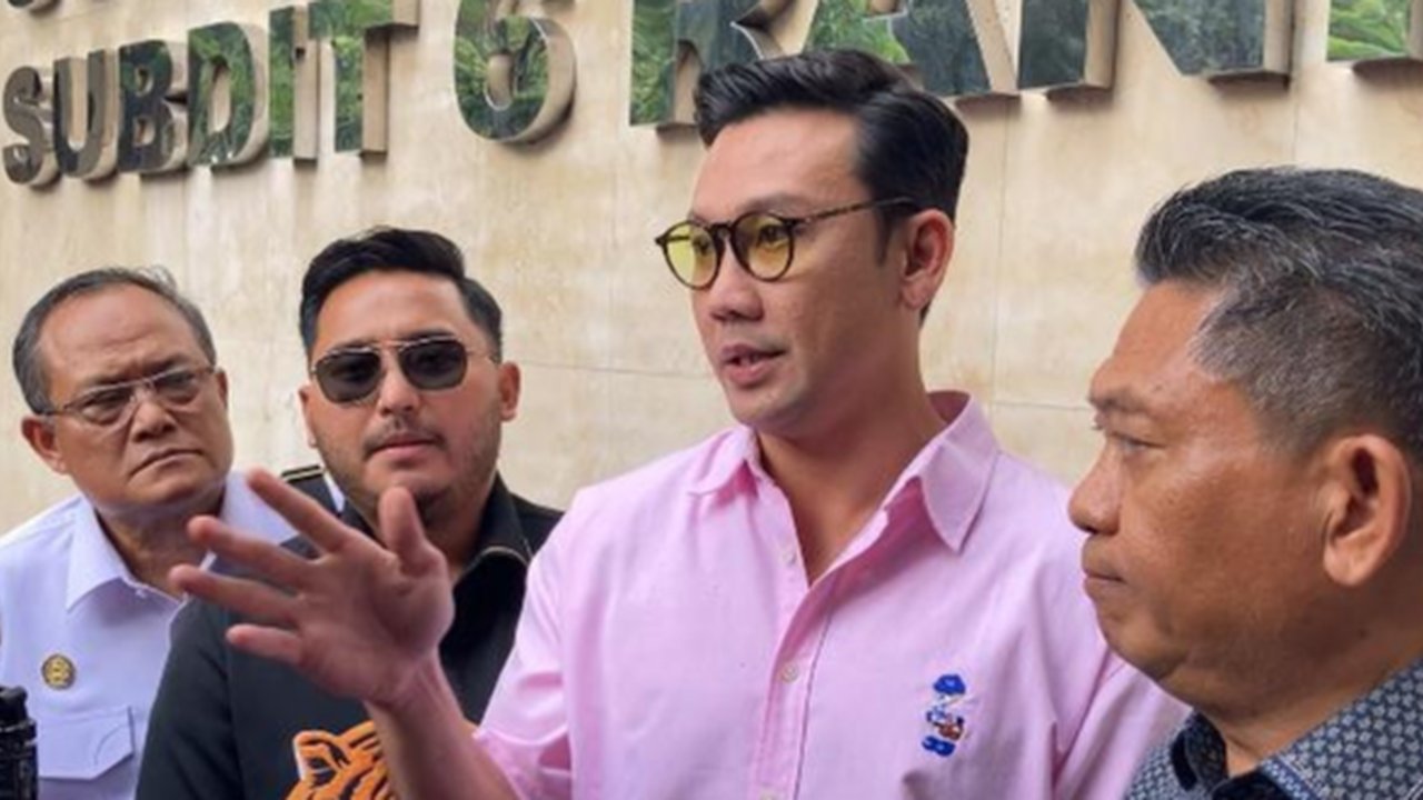 Denny Sumargo Diam-Diam Laporkan Farhat Abbas Atas Dugaan Pengancaman