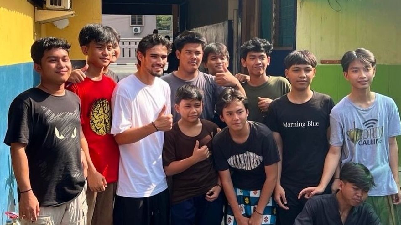 Momen Hangat Nathan Tjoe A On Kunjungi Panti Asuhan, Ramai Disebut Calon Gubernur