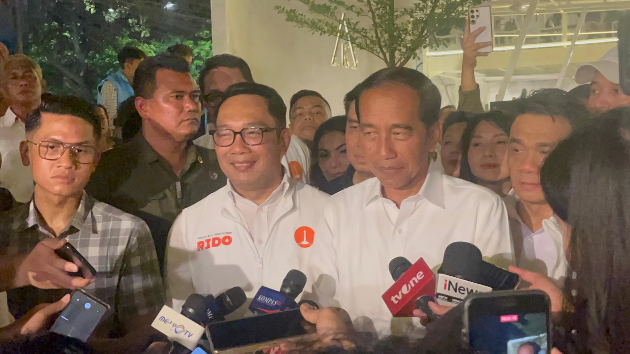 Jokowi Bertemu Ridwan Kamil di Kafe Kemayoran