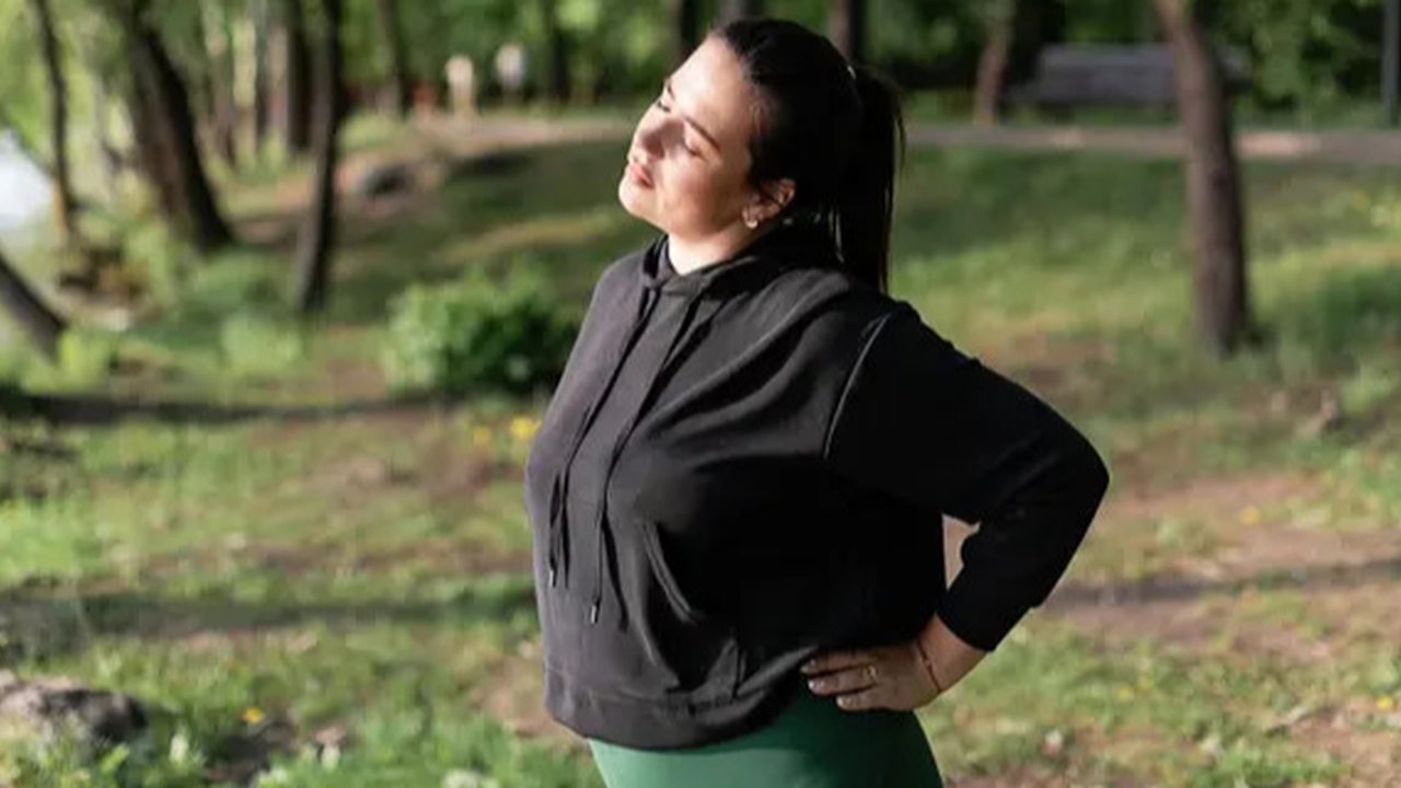 Ilustrasi sedang merasa malas, mager, rebahan. (Photo by Adrian Swancar on Unsplash)