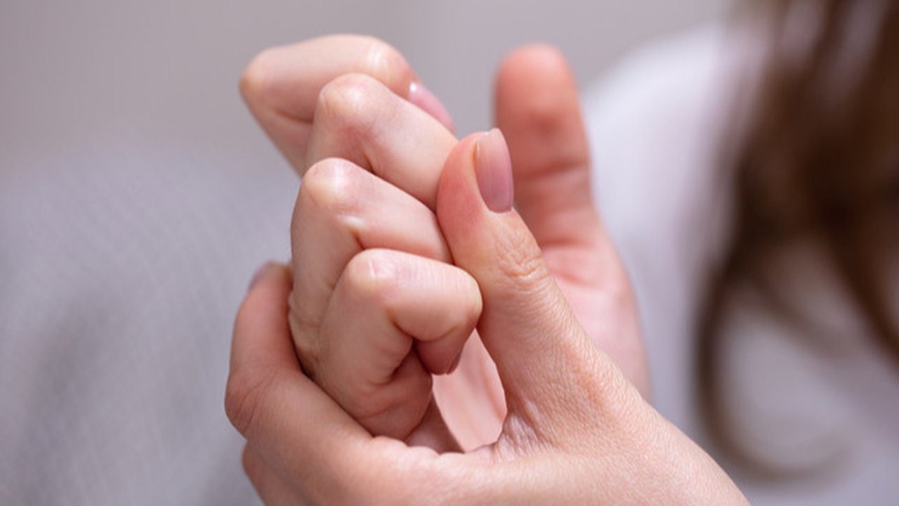 Ilustrasi Membunyikan Jari