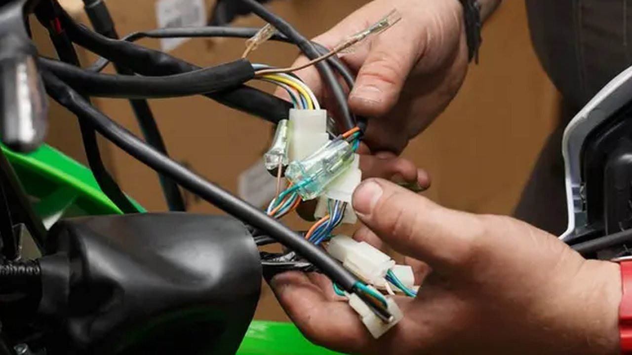 Kenali gejala kiprok motor rusak sebelum terlambat.