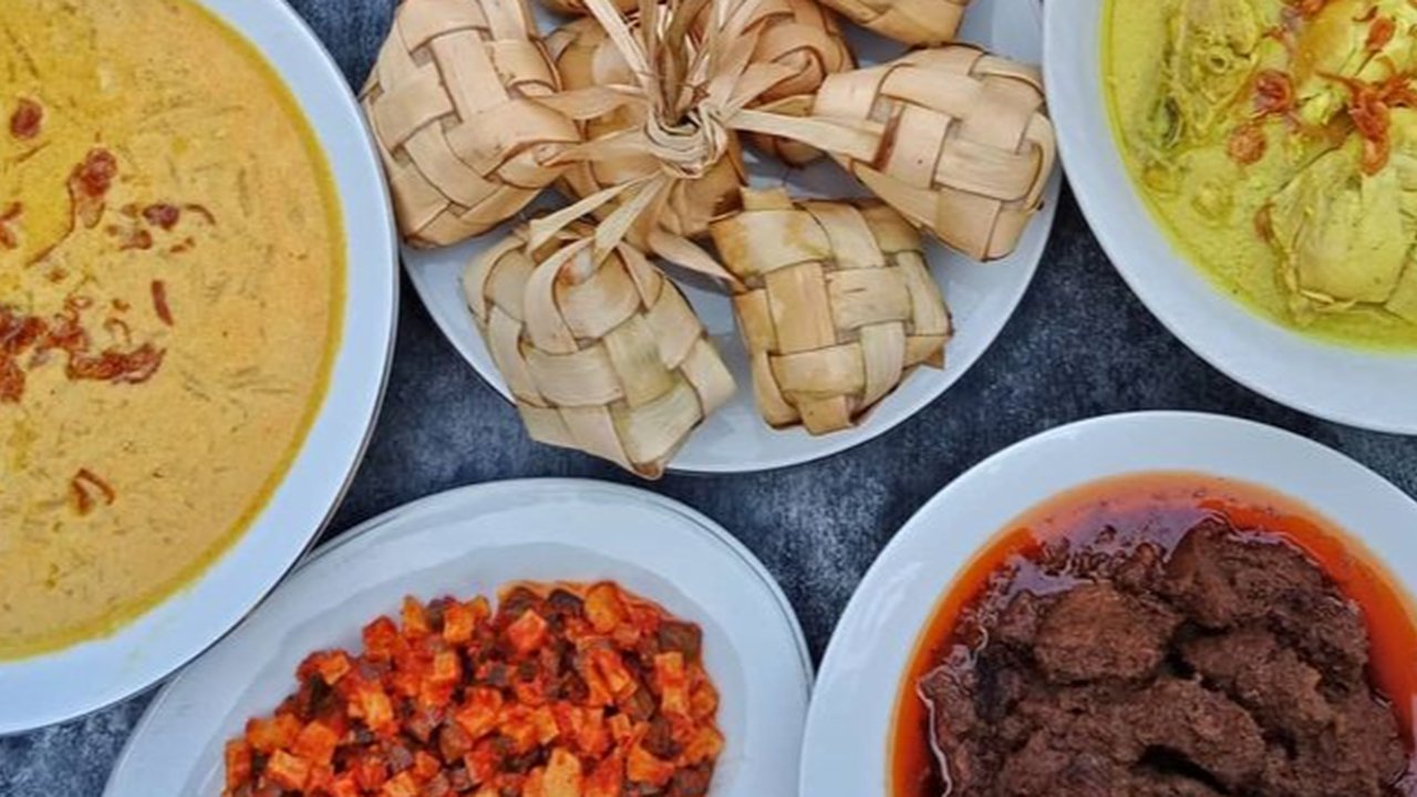 10 Makanan yang Wajib Ada Selama Lebaran, Ini yang Bikin Keluarga Indonesia Ngiler!