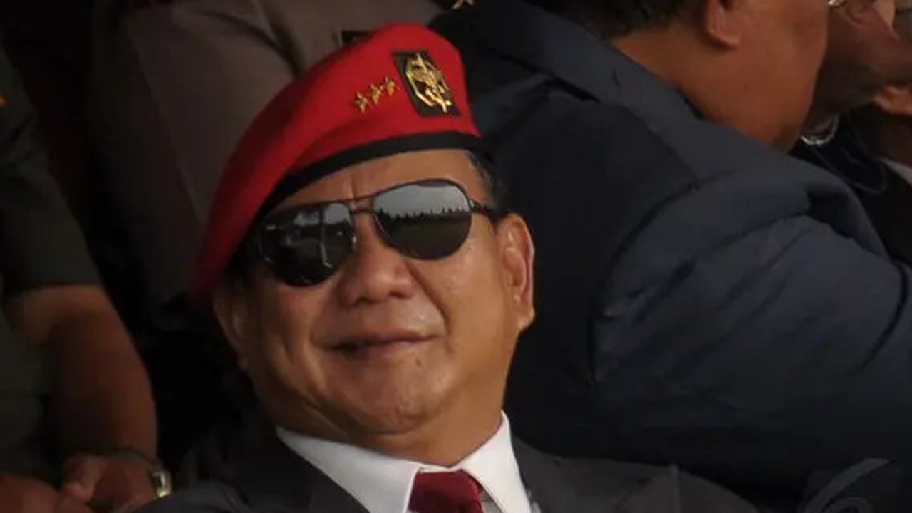Ketua Umum Partai Gerindra Prabowo Subianto hadir dalam upacara serah terima jabatan Komandan Jenderal Komando Pasukan Khusus di Mako Kopassus, Cijantung, Jakarta, Jumat (24/10/2014). (Liputa