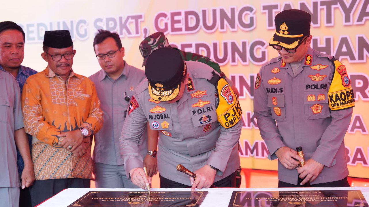Kapolda Riau Irjen Pol Mohammad Iqbal
