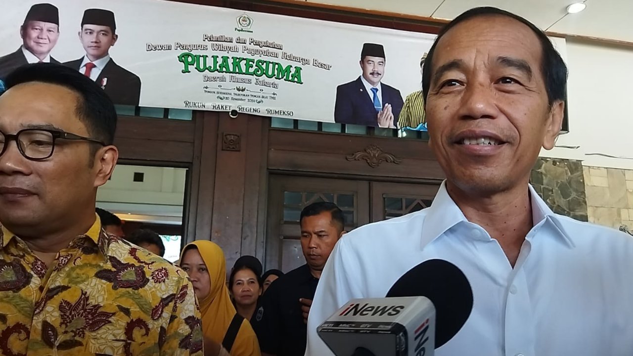 Jokowi Bertemu Ridwan Kamil Lagi Sebelum Pulang ke Solo
