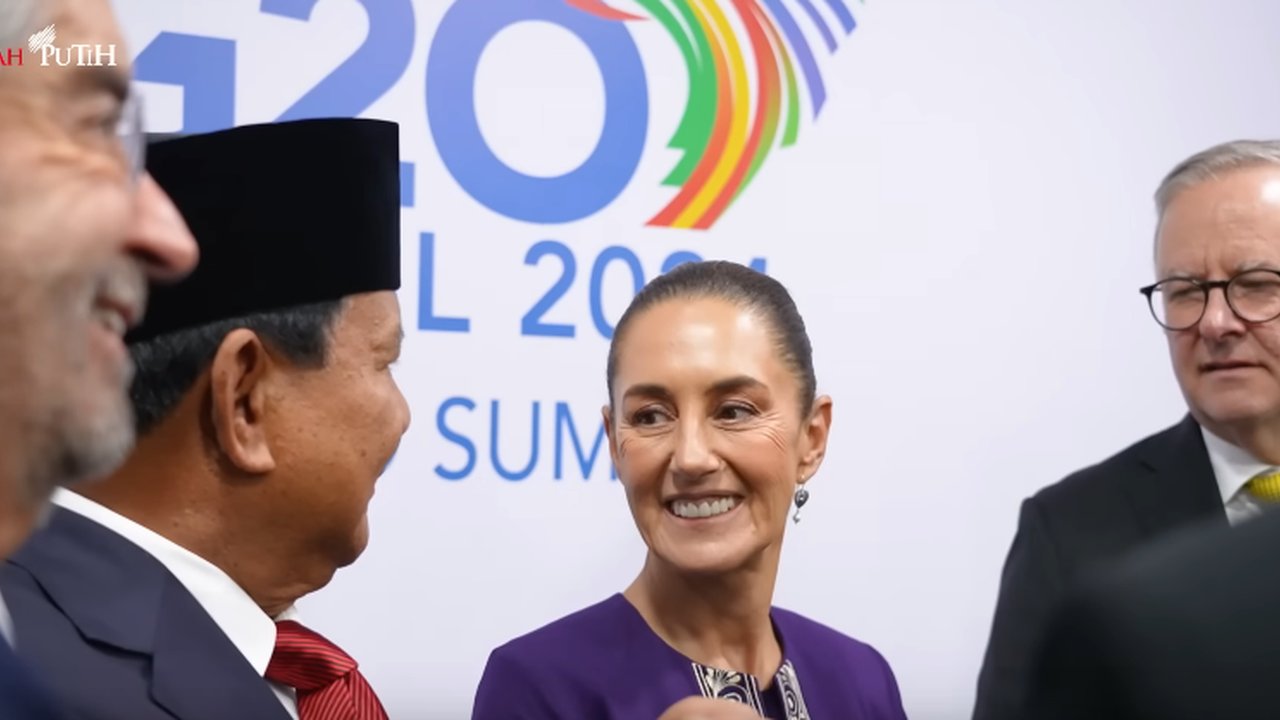 Kepalkan Tangan Prabowo Teriak 'Viva Zapata' Depan Sosok Cantik Presiden Wanita Pertama Meksiko