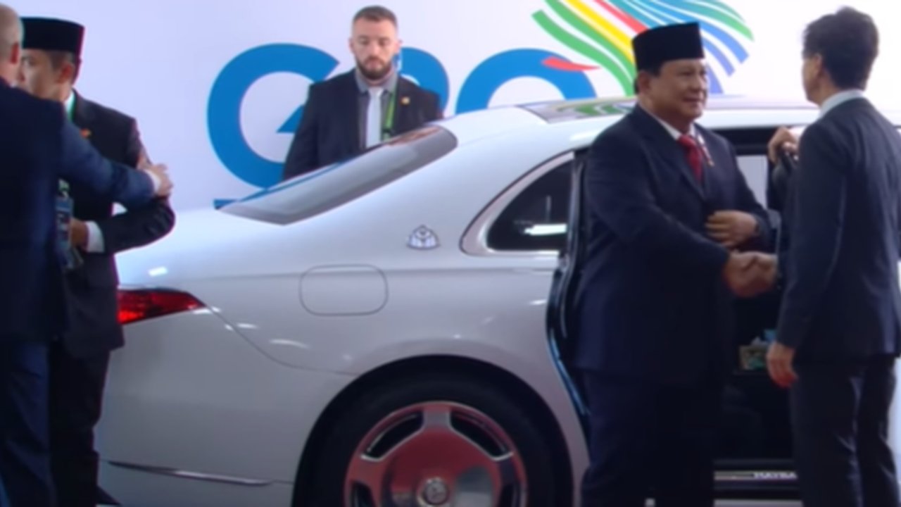 Mayor Teddy Indra Wijaya