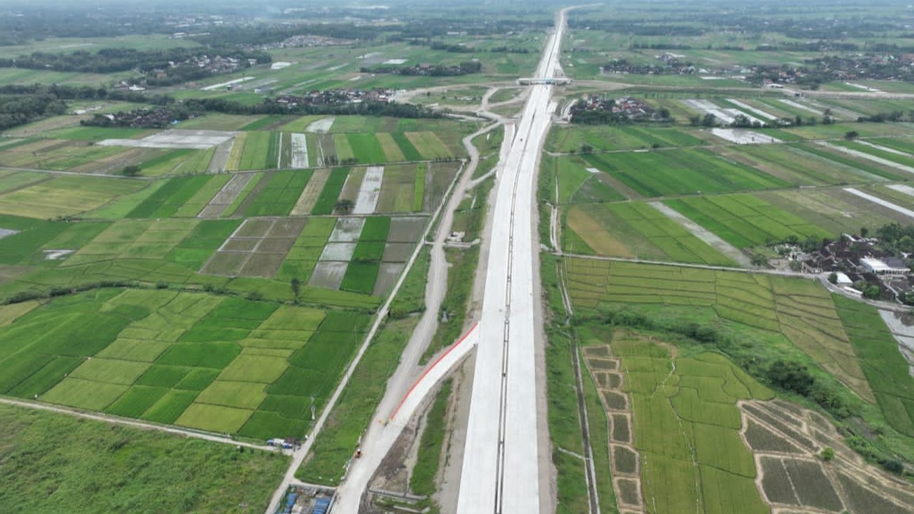 Jalan Tol Solo-Yogyakarta-YIA Kulon Progo (Jalan Tol Jogja-Solo) Segmen Kartasura (Akses Gerbang Tol Colomadu)-Jl. Sawit sepanjang 6 Km dibuka tanpa tarif alias gratis untuk mendukung pelayanan arus mudik dan arus balik Hari Raya Idul Fitri 1444 H. (Dok. Jasa Marga)