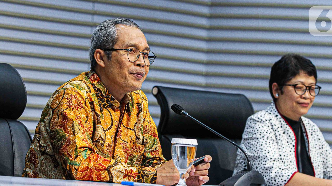 Wakil Ketua KPK Alexander Marwata menghadiri pemeriksaan sebagai saksi di Polda Metro Jaya, Selasa (15/10/2024). (Liputan6.com/ Ady Anugrahadi)