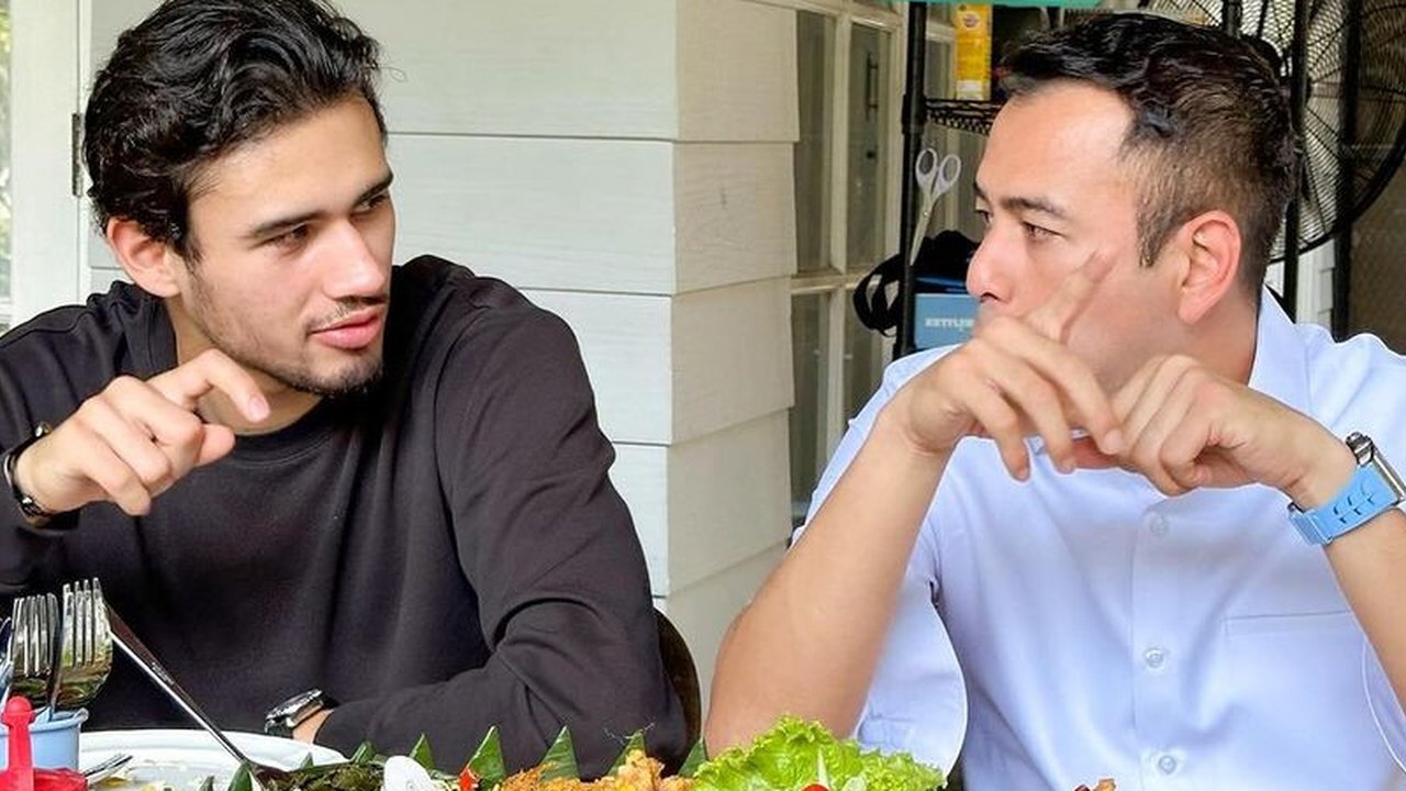 Raffi mengabadikan momen tak biasa ini di Instagram pribadi. Kedatangan Nathan disambut begitu hangat dan bahagia oleh Rafathar.
