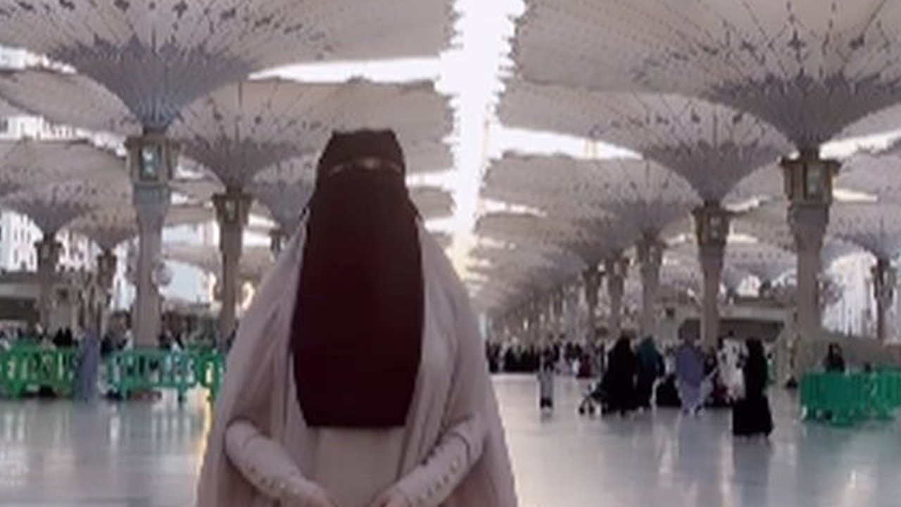 Kasus Isa Zega Umroh dengan Cadar Terancam Dugaan Penistaan Agama, Kembali Tuai Kecaman