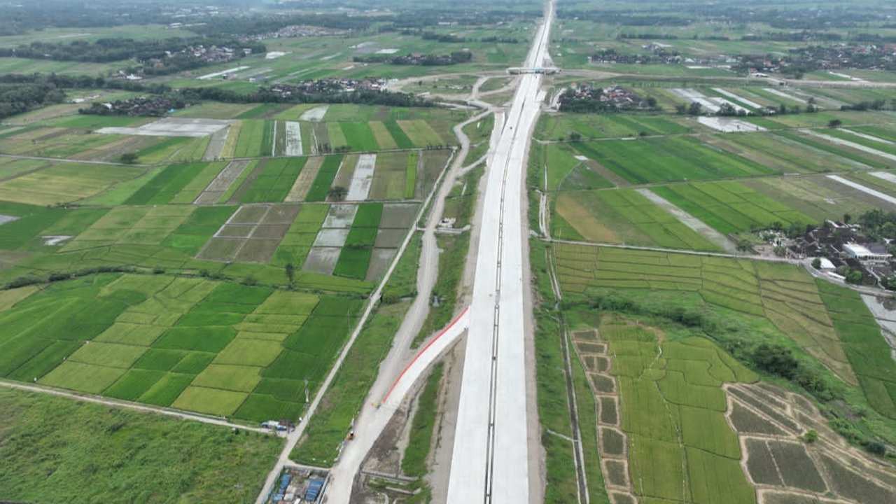 Jalan Tol Solo-Yogyakarta-YIA Kulon Progo (Jalan Tol Jogja-Solo) Segmen Kartasura (Akses Gerbang Tol Colomadu)-Jl. Sawit sepanjang 6 Km dibuka tanpa tarif alias gratis untuk mendukung pelayanan arus mudik dan arus balik Hari Raya Idul Fitri 1444 H. (Dok. Jasa Marga)