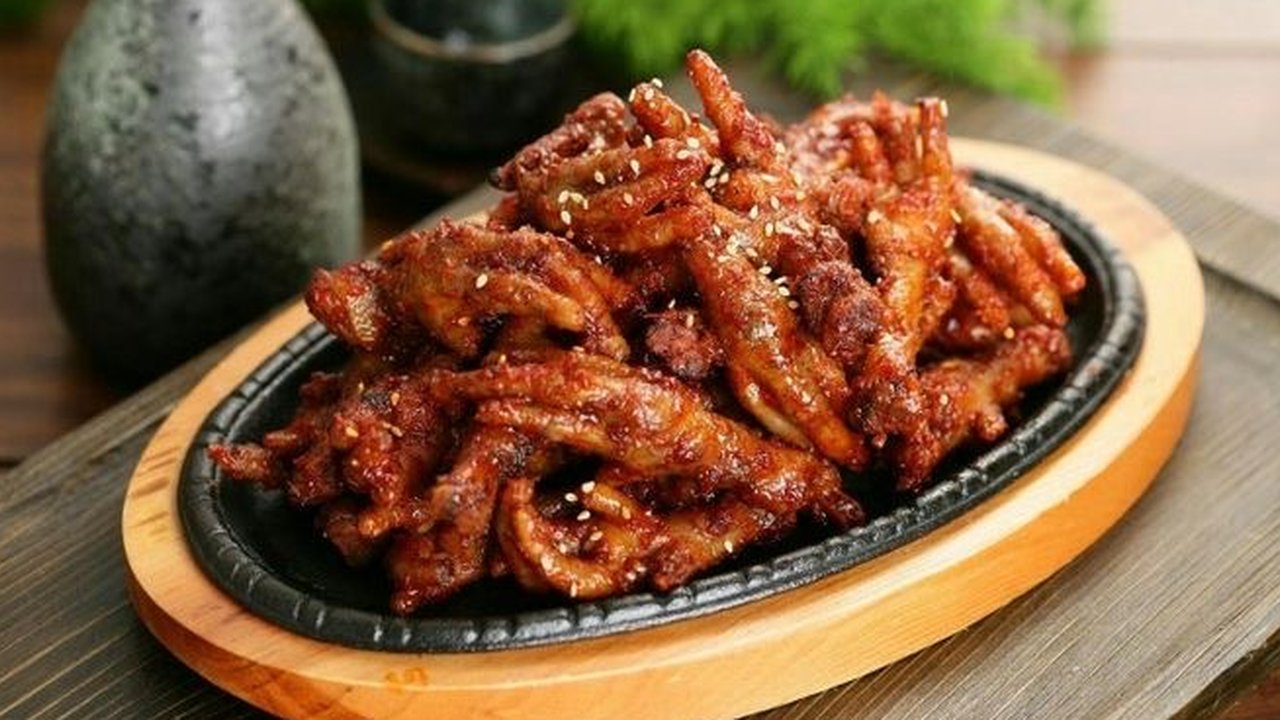 Ceker Ayam Lezat dan Empuk! Ini 3 Resep Olahan Ceker Ayam yang Bikin Ketagihan
