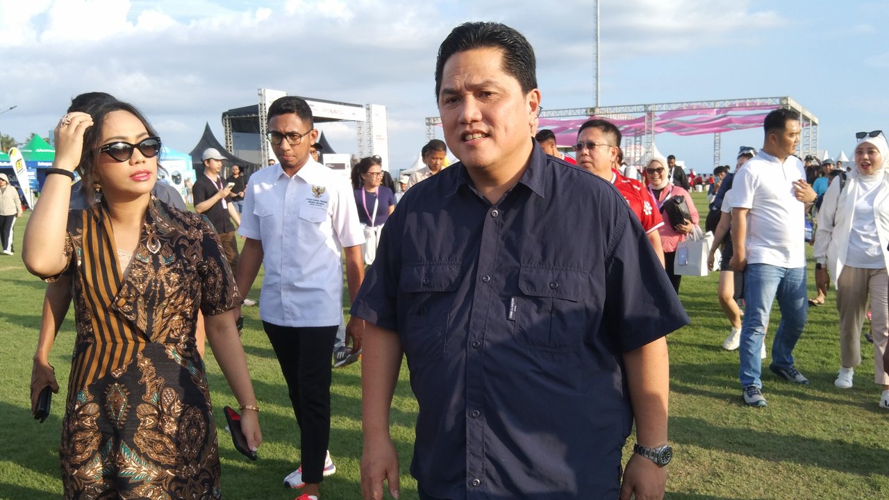 Ketua Umum PSSI, Erick Thohir saat ditemui Bali United Traning Center, di Kabupaten Gianyar, Bali, Sabtu (23/11).