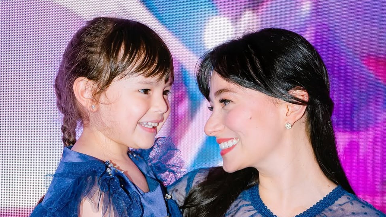 Bak Melahirkan Sahabat Sendiri, Ini 7 Potret Asmirandah Bareng sang Anak yang Selalu Kompak