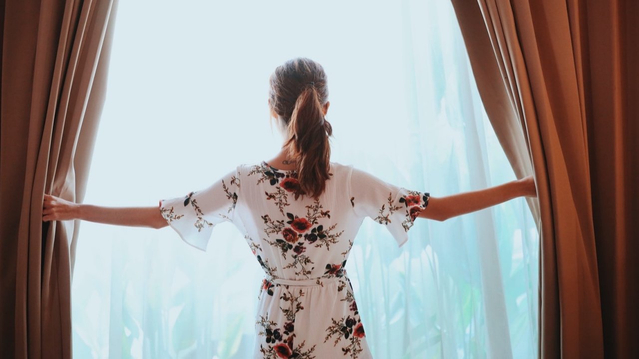 Ilustrasi bangun pagi, pagi hari. (Photo by Rendy Novantino on Unsplash)
