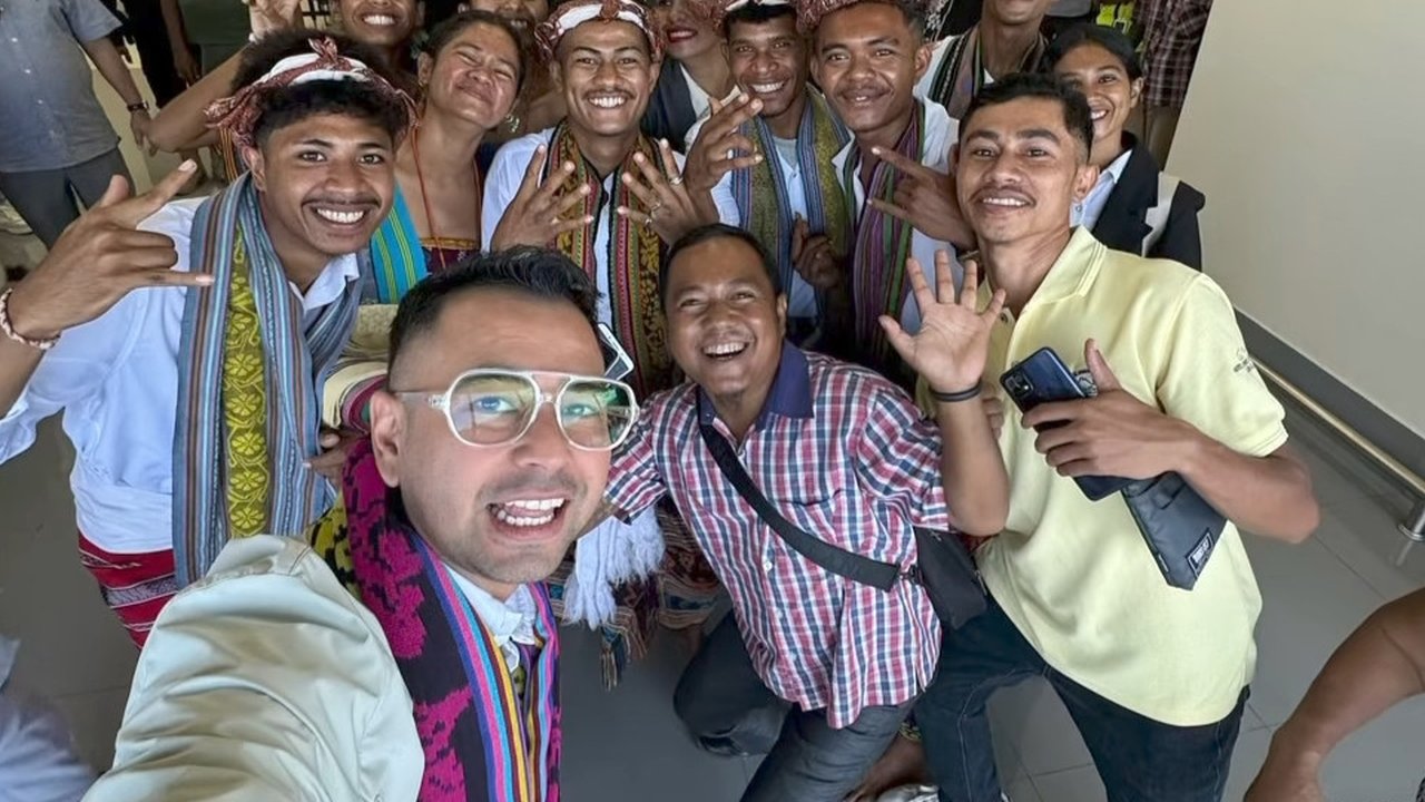 Usai Liburan Bareng Keluarga di Bali, Potret Raffi Ahmad Kunjungan Kerja ke Timor Leste - Disambut Antusias