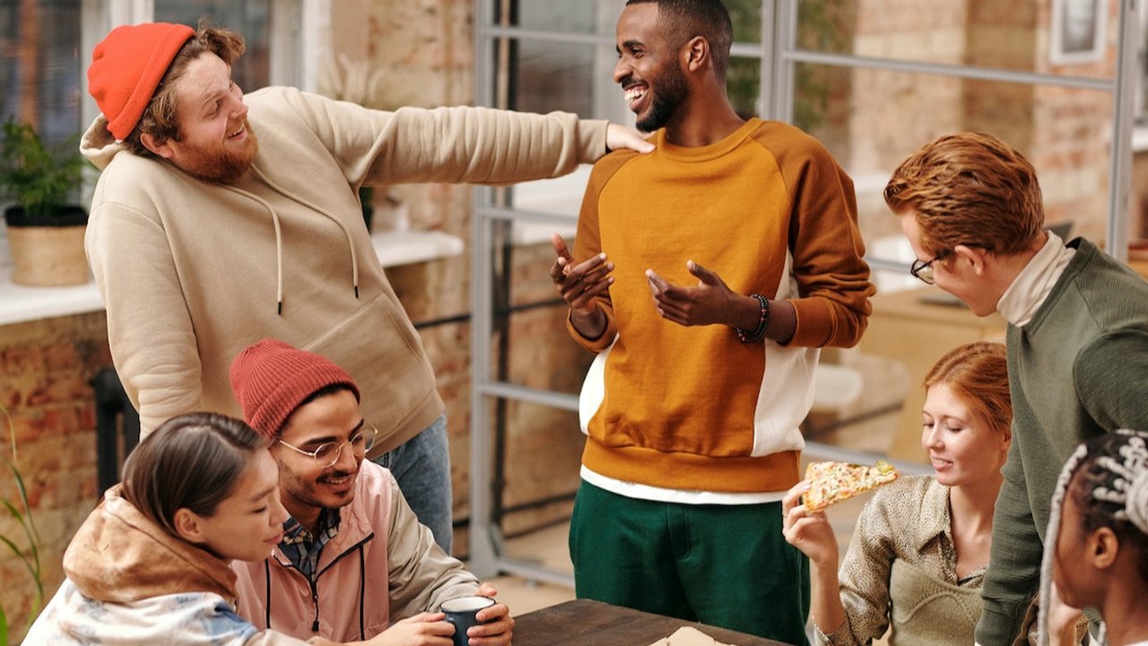 Ilustrasi Makan Bersama