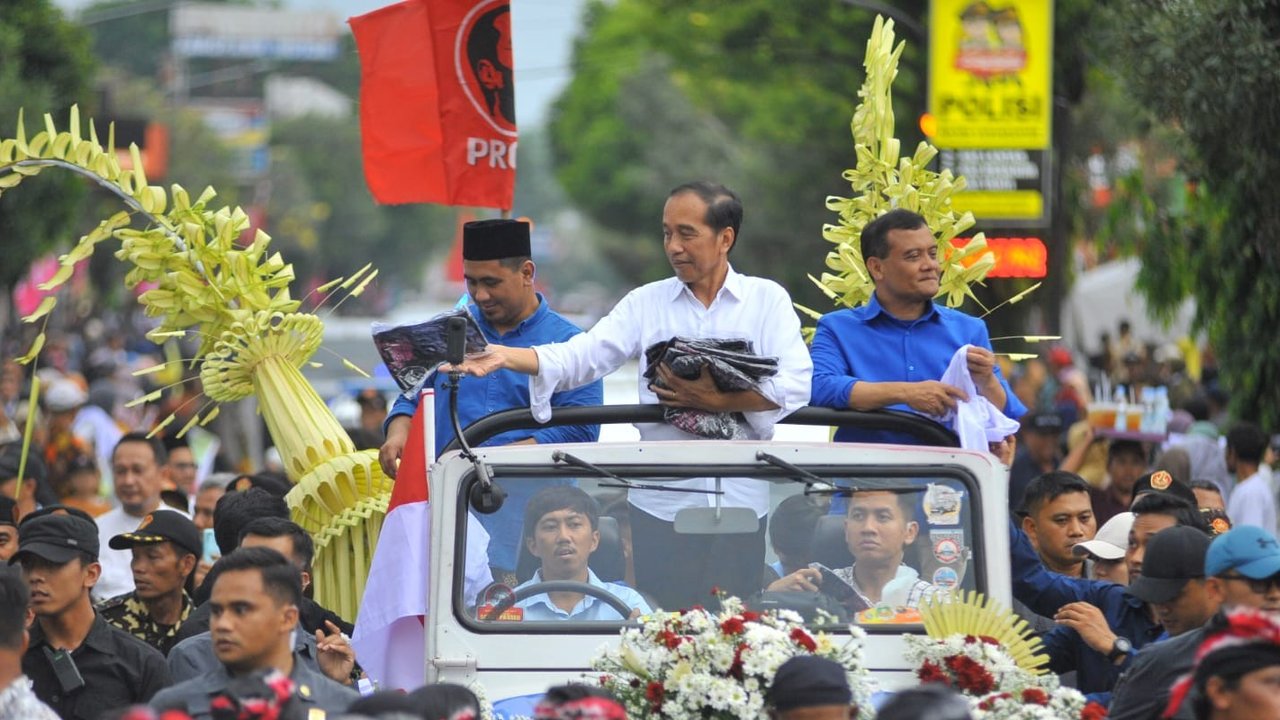 Jokowi Bersama Ahmad Luthfi-Taj Yasin Pawai Keliling Kota Klaten dan Karanganyar