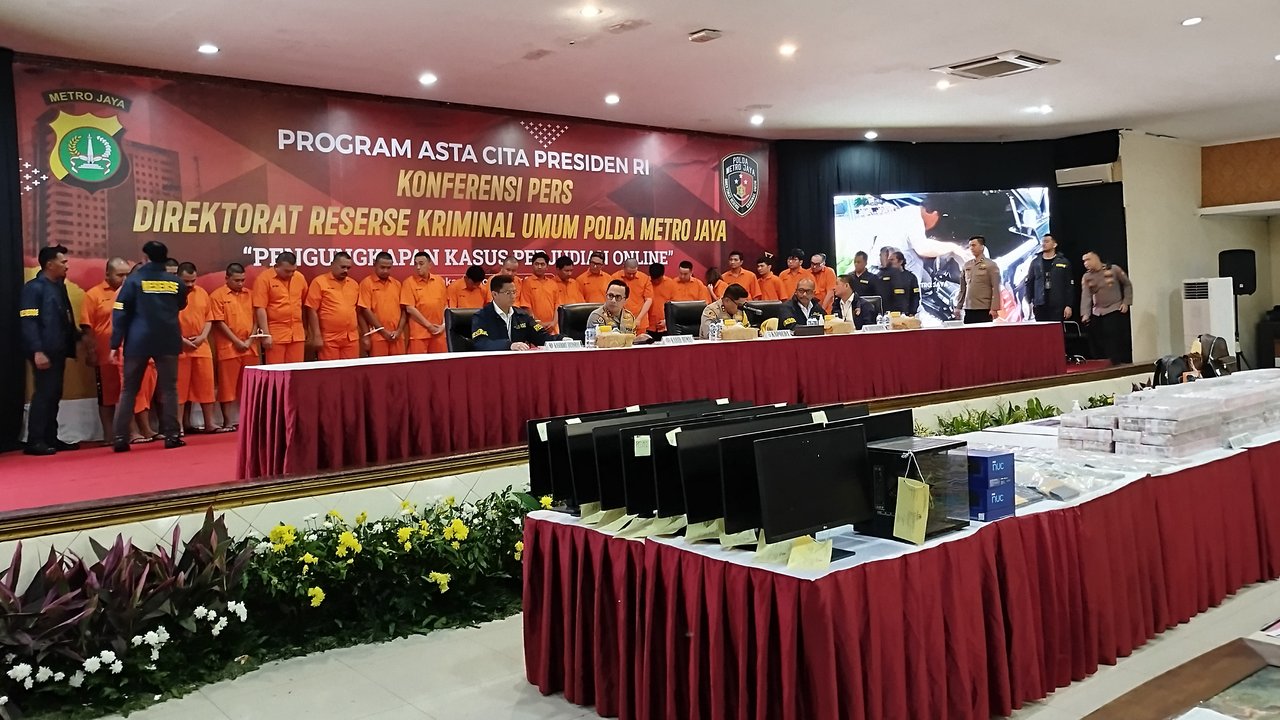 Barang Bukti Disita Polisi dari Kasus Judi Online Pegawai Komdigi