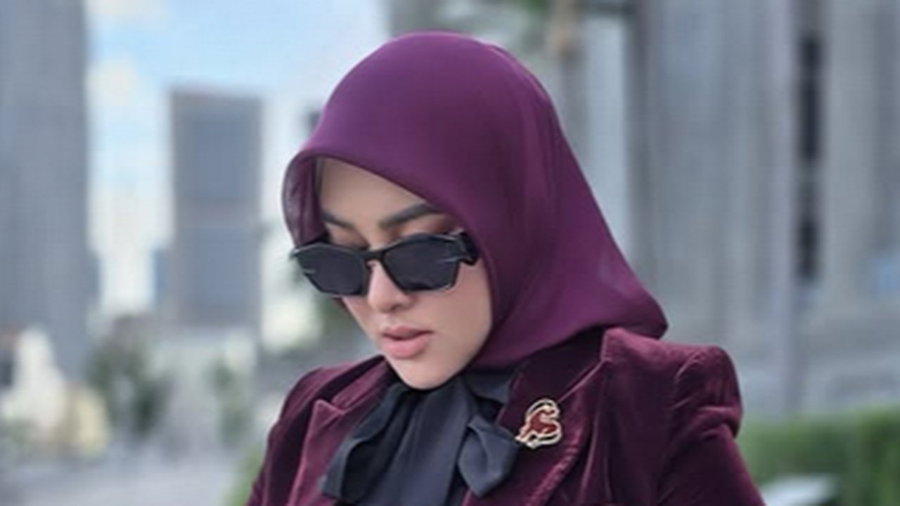 Dipuji Makin Kurus, Potret Syahrini Kini Sudah Jadi Ibu - Penampilan Selalu Stunning dengan Tas Hermes