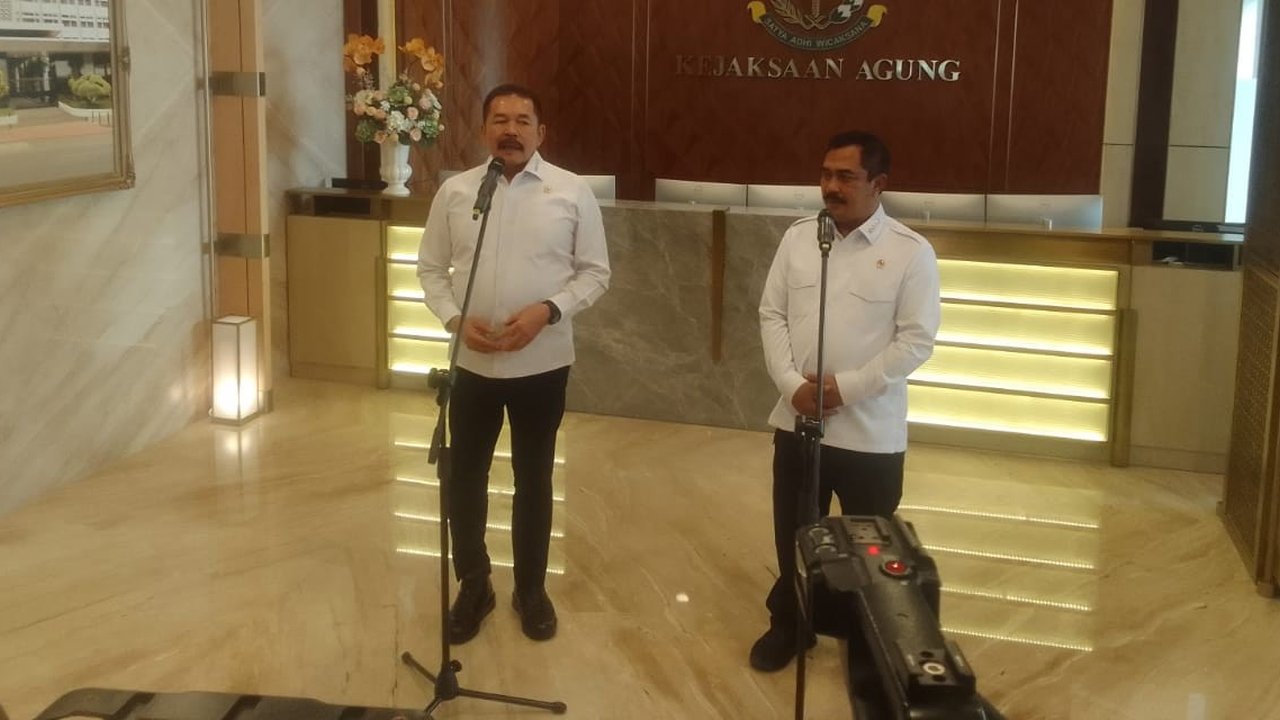 Jaksa Agung St Burhanuddin Bertemu Menteri Imigrasi dan Pemasyarakatan Agus Andriato