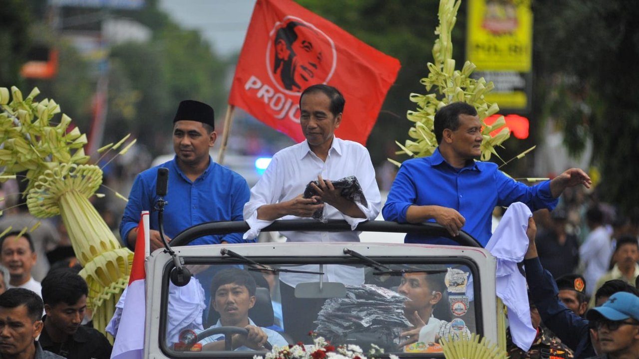 Jokowi Bersama Ahmad Luthfi-Taj Yasin Pawai Keliling Kota Klaten dan Karanganyar