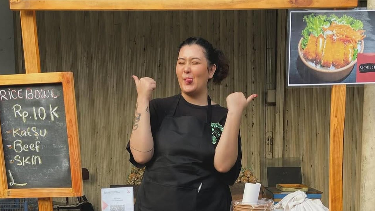 Talitha Curtis, Dulu Pemain Sinetron GGS Kini Berjualan Makanan di Depan Minimarket