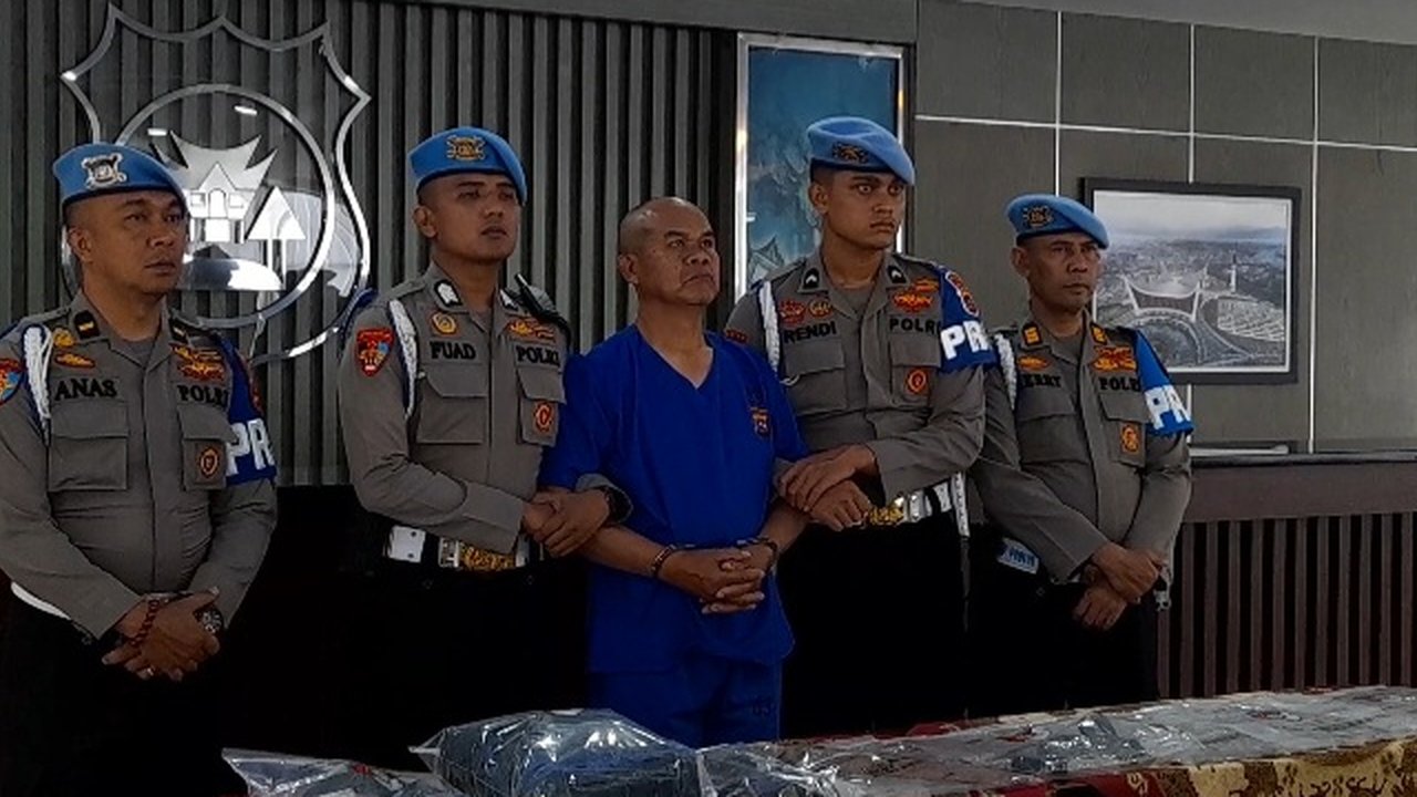 AKP Dadang Dihadirkan Saat Konferensi Pers di Mapolda Sumbar
