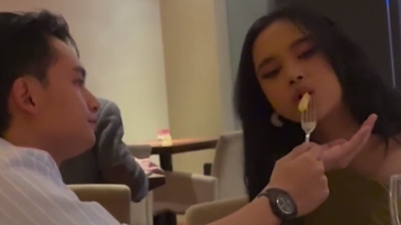 Momen Lyodra dan Randy Martin Saling Suap-suapan, Gemas - Kabar Pacaran Semakin Kencang