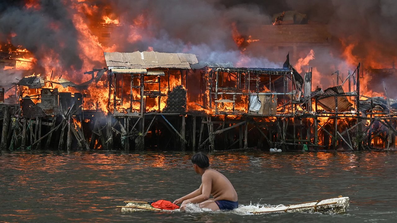 kebakaran di manila