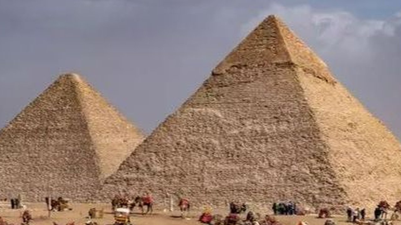 Seorang arkeolog terkenal berencana akan eksplor ke tiga pintu misterius di dalam Piramida Giza awal desember ini