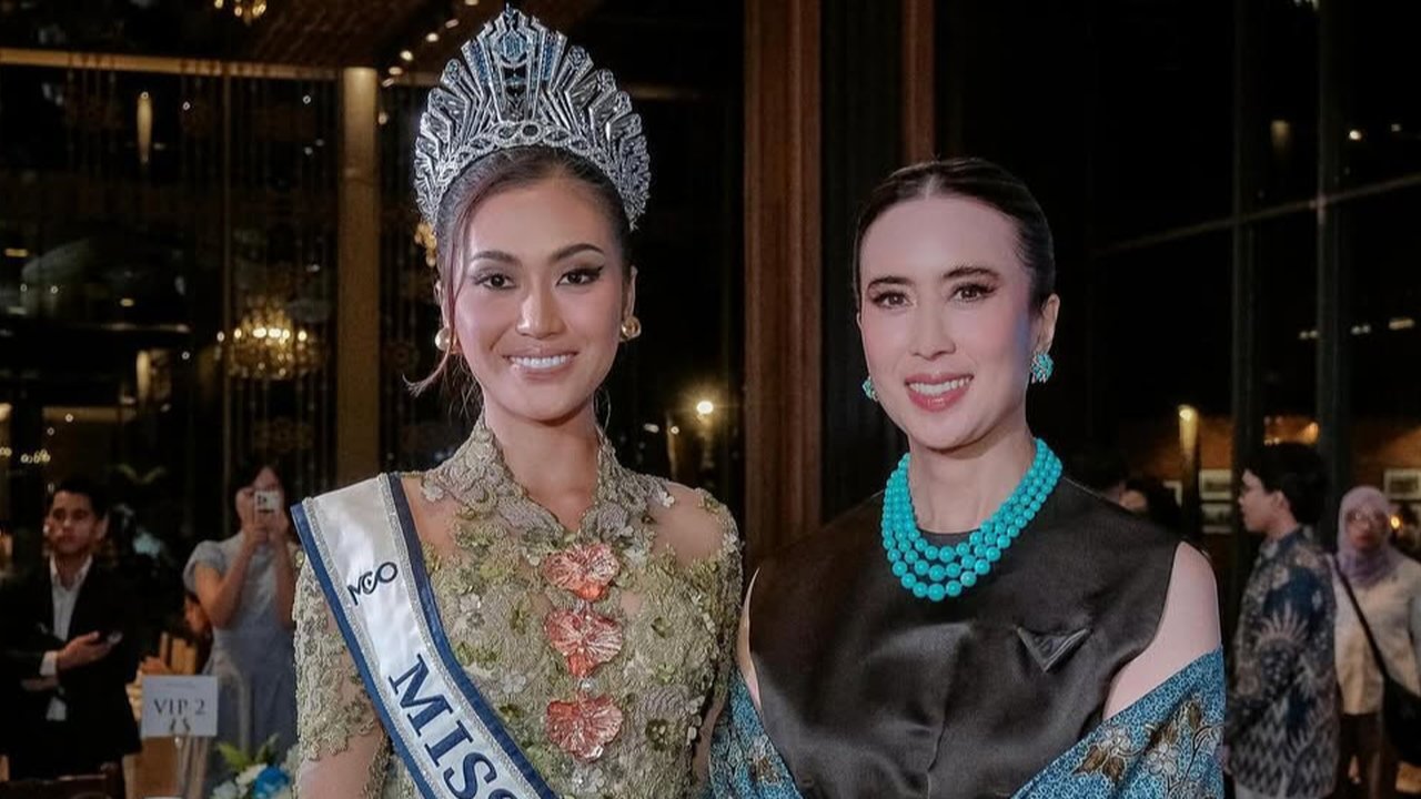 Pesona Menpar Widi Wardhana Bikin Tak Berkedip, Bersanding dengan Putri Pariwisata Sama-Sama Cantik