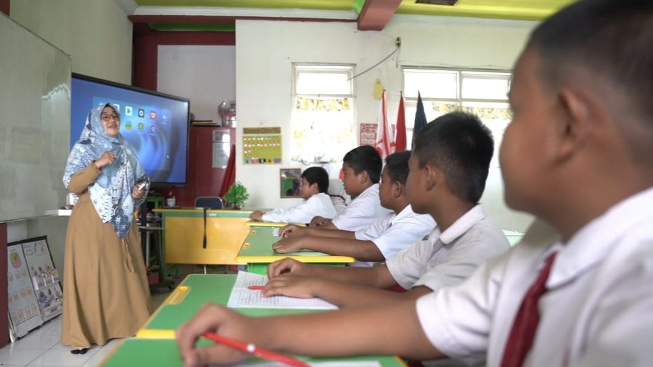 Suasana kegiatan belajar mengajar di salah satu sekolah dasar di wilayah Kutai Timur.