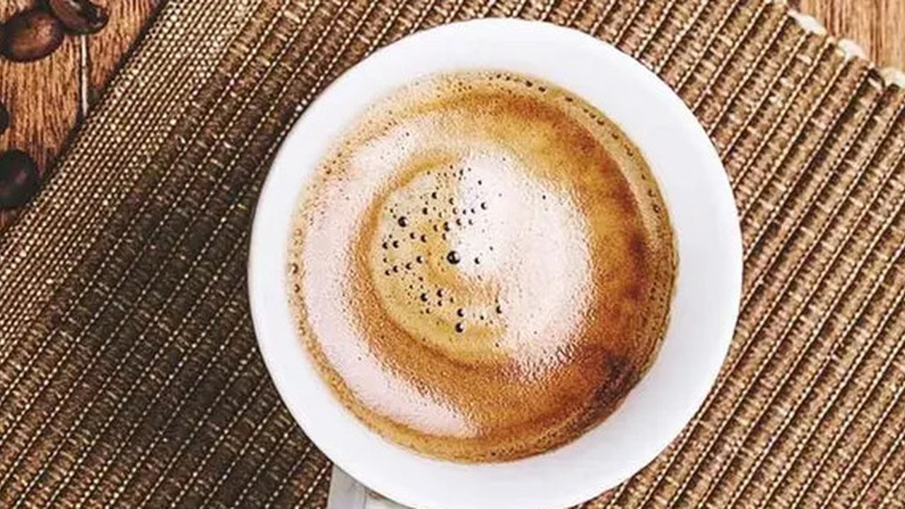Mitos: Minum Kopi dan Teh Dilarang untuk Ibu Menyusui | copyright pexels.com/Chevanon Photography